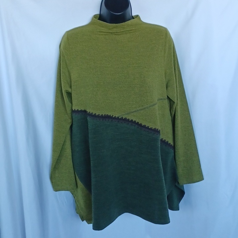 TERRA By SJ Apparel Sweater Womens M  Army Green Knit Top Tunic  Pockets